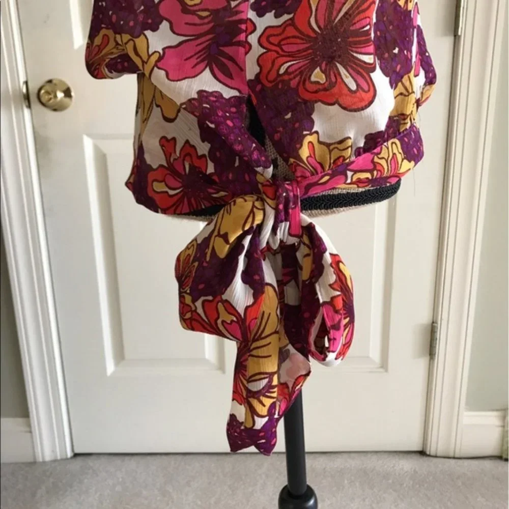 Twentyone Floral Side Tie Scoop Neck Blouse Top Sz. L - Picture 3 of 3